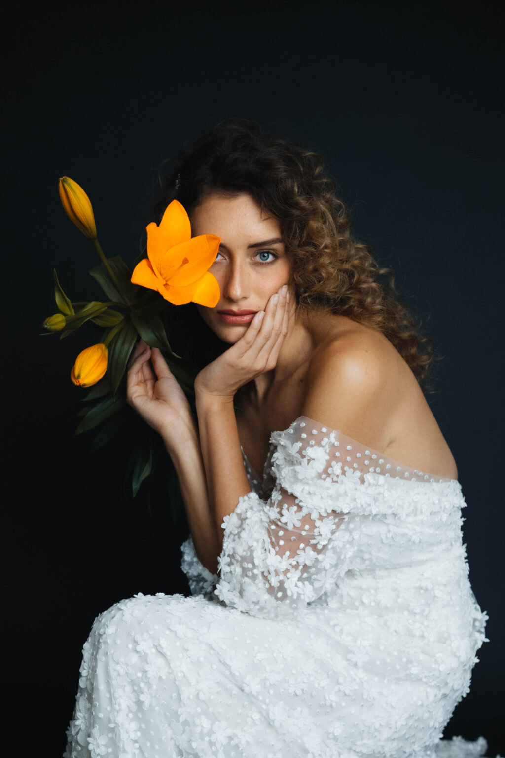 Galerie Bridal Shoot Hochzeitsfotografie Braut im Brautkleid im Studio
